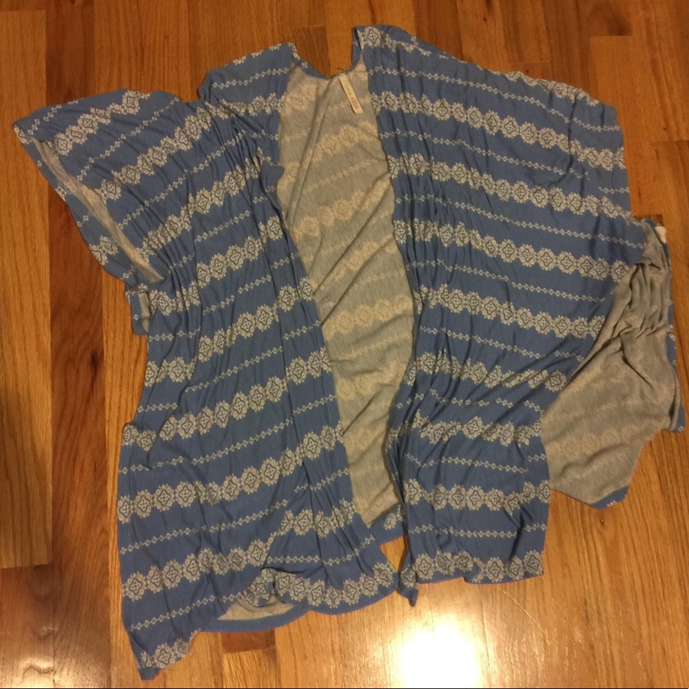 Kimono style blue floral cardigan